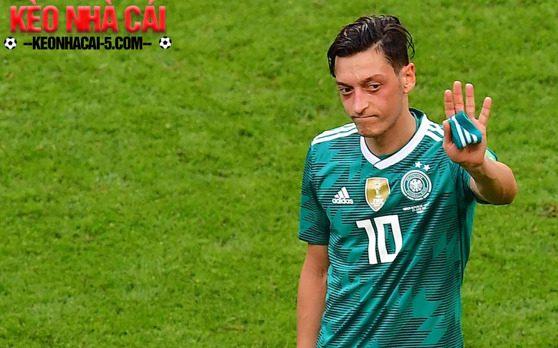 Tiểu Sử Mesut Ozil - Cầu Thủ Vĩ Đại Tại Bóng Đá Đức 5 Đôi nét tiểu sử Mesut Ozil